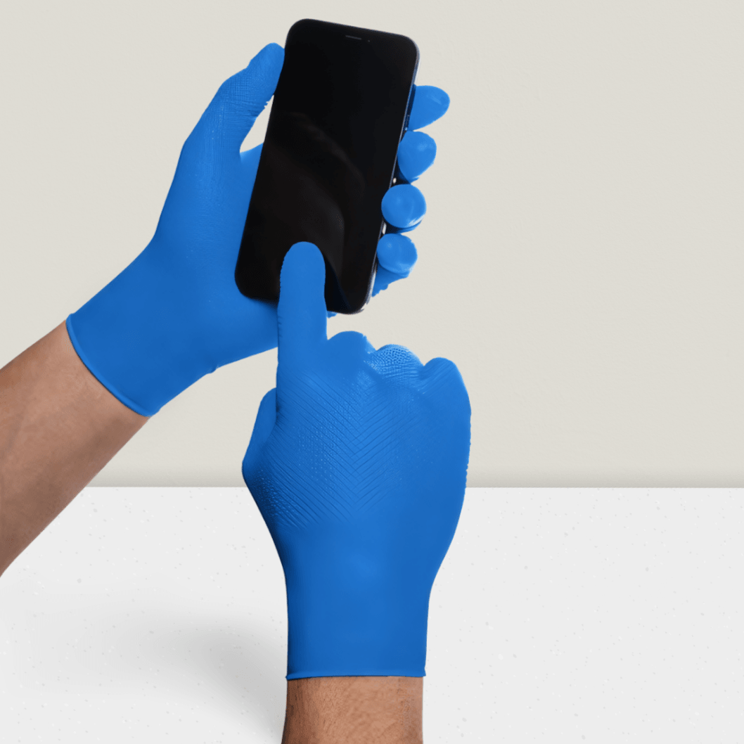 Mobilgeräte bedienen, ohne die Nitrilhandschuhe auszuziehen