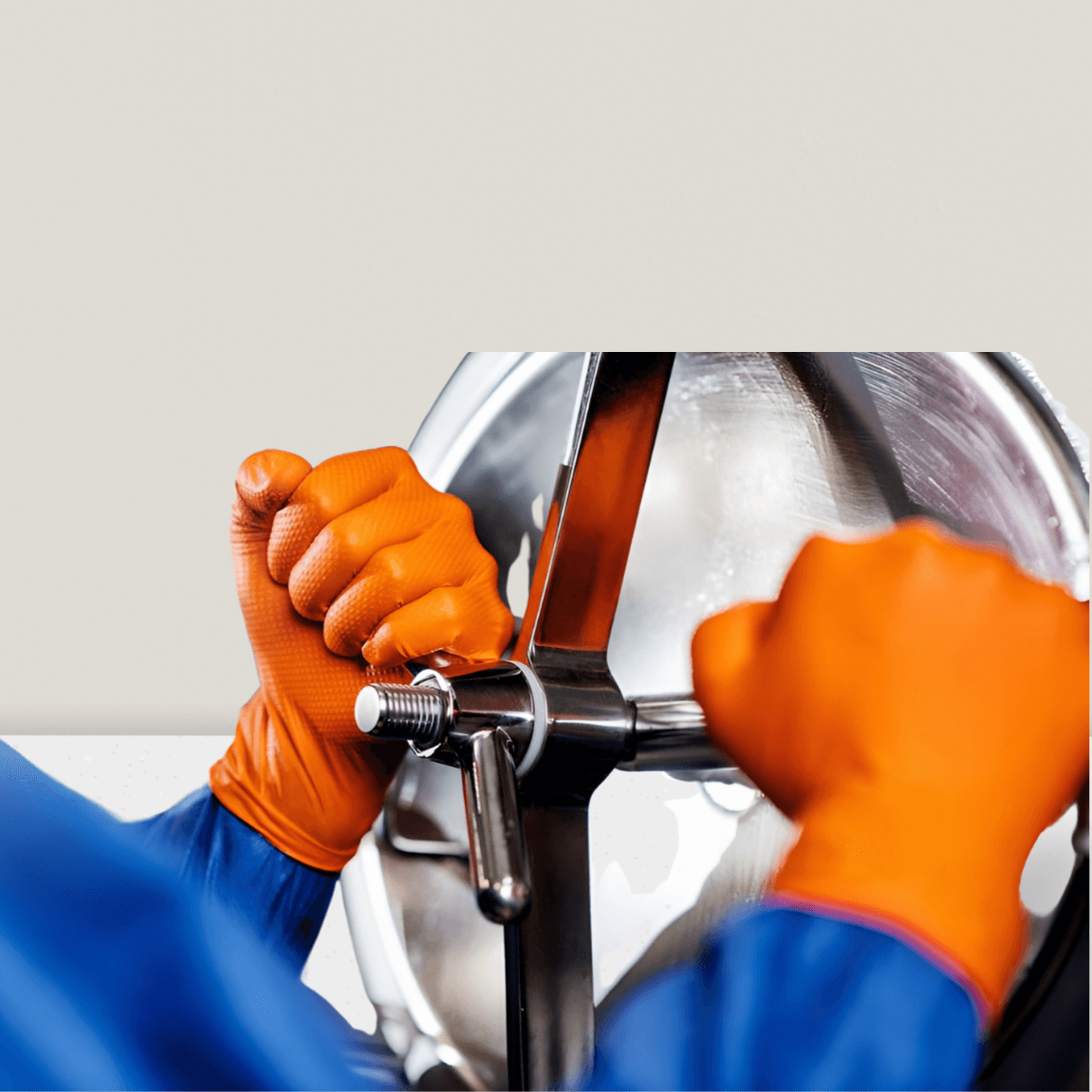 Nitrile Handschuhe für Montagearbeiten und Maschinenwartung